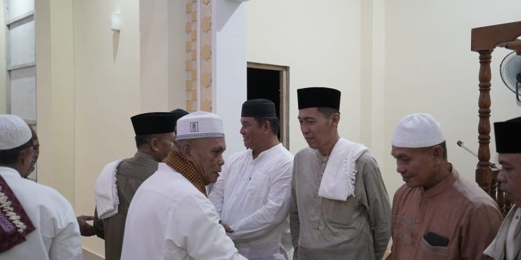 Iskandar Kamaru dan Deddy Abdul Hamid Gelar Safari Ramadhan dan Nuzulul Quran 1444 H di Toluaya