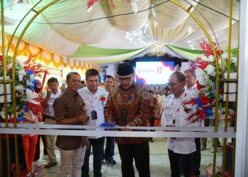 Pj Bupati Limi Resmikan Kantor Bank Prisma Dana Cabang Lolak