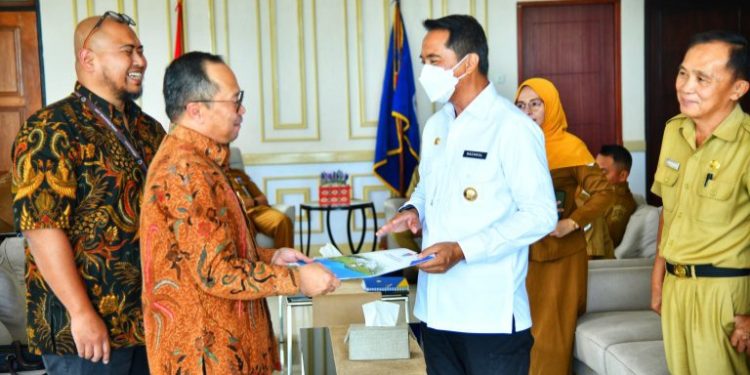 Perjuangkan Tenaga Kerja Lokal, Bupati Boltim Tandatangani Kesepakatan dengan PT.ASA