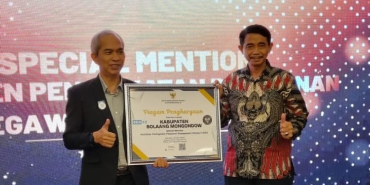 Pemkab Bolmong Terima Penghargaan Nasional BKN Award