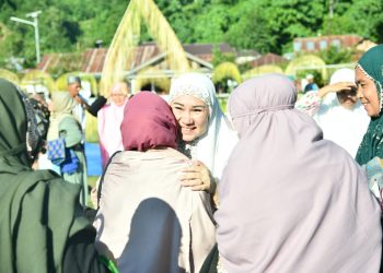 Mama Icat Sholat Idul Adha 1444 Hijriah di Lapangan Molobog