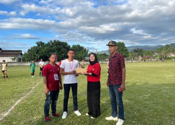 Jadi Sponsor Tunggal Silaturahmi Cup Part II Kelurahan Imandi, Ini Pesan Ketua KNPI Bolmong