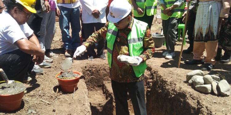 Letakan Batu Pertama Pembangunan Gedung Perpustakaan, Ini Pesan Bupati Limi