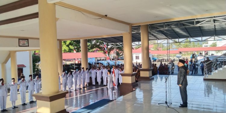 Kukuhkan 36 Anggota Paskibraka, Ini Harapan Bupati Limi