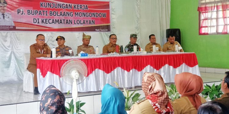 Kunjungan Kerja di Kecamatan Lolayan, Ini Pesan Bupati Limi Mokodompit