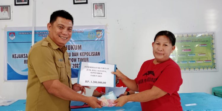 Pemdes Lanut Salurkan BLT DD 2023 Tahap III kepada 53 KPM