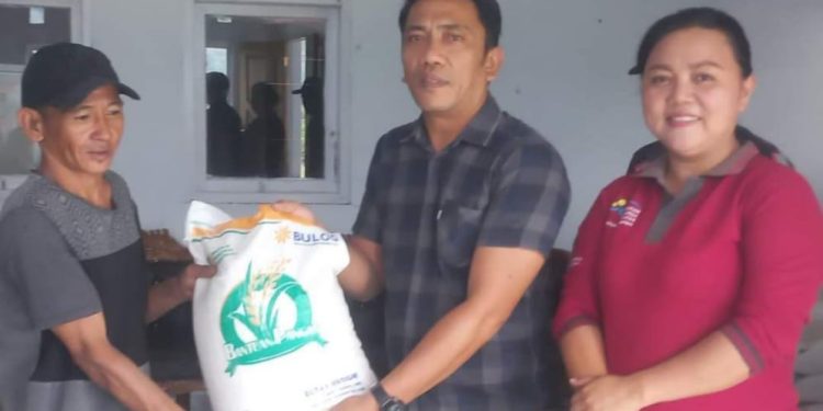 Pemdes Modayag Salurkan Bantuan Cadangan Pangan Pemerintah Tahap IV