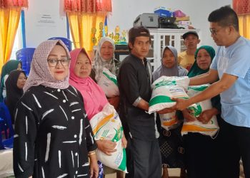 70 KPM di Desa Modayag II Terima Bantuan Cadangan Pangan Pemerintah Tahap IV