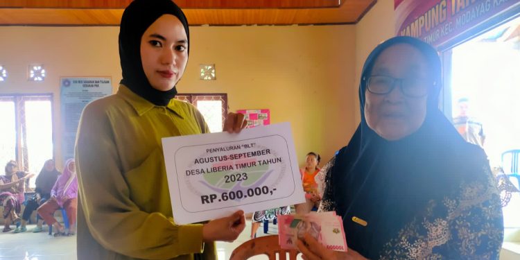 Pemdes Liberia Timur Salurkan BLT DD 2023 Tahap III