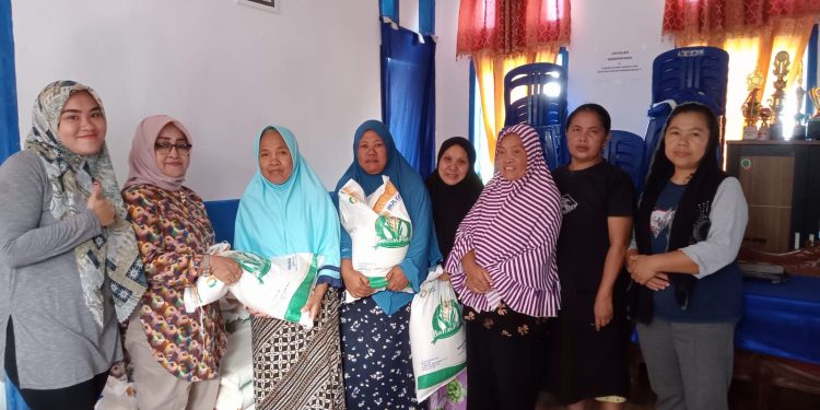 Pemdes Modayag II Salurkan Bantuan CPP Tahap V kepada 70 KPM