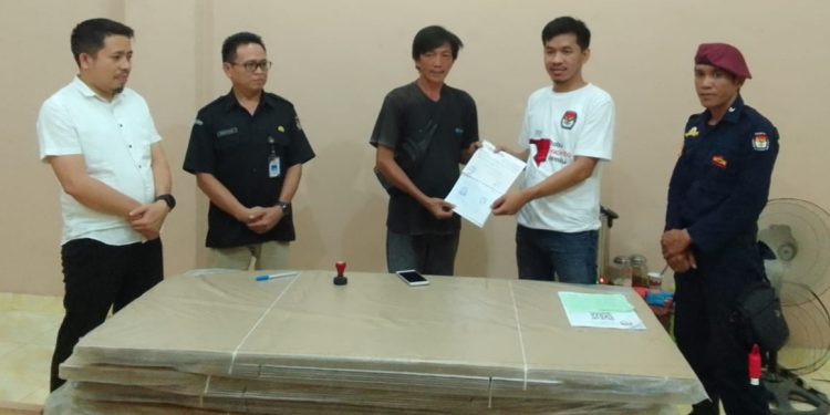 Bawaslu Boltim Lakukan Pengawasan Distribusi Logistik Pemilu di Gudang KPU