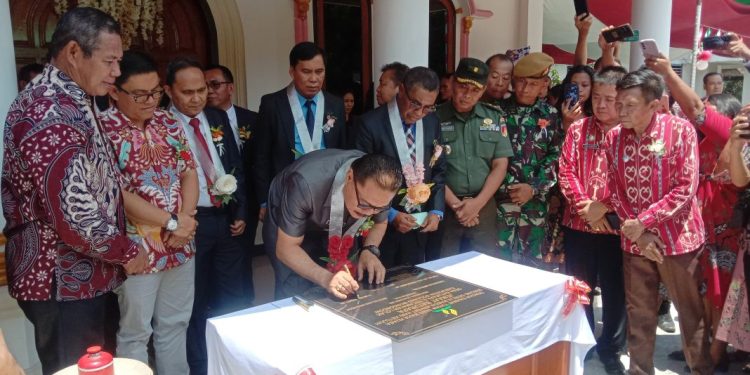 Limi Resmikan Gereja Masehi Advent Baturapa