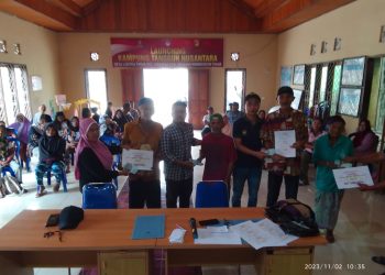 Pemdes Liberia Timur Salurkan BLT DD Tahap IV kepada 32 KPM