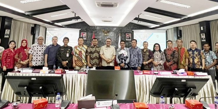 Pj Bupati Bolmong Sampaikan Laporan Kinerja Triwulan Kedua di Irjen Kemendagri RI