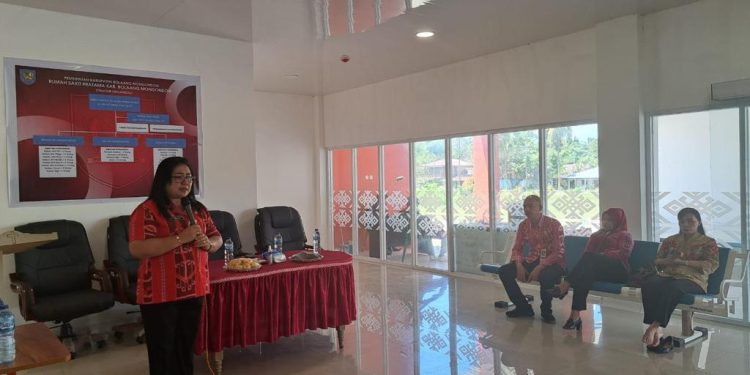 Kadis Kesehatan Bolmong Sambut Tim Visitasi Pemprov Sulut di RS Pratama Dumoga