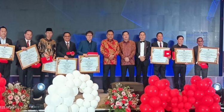 Tiga Penghargaan Diraih Pemkab Bolmong di Anugerah Mapalus Pendidikan 2023
