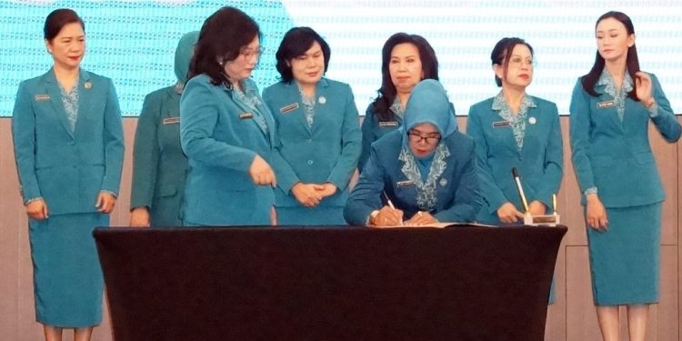 Iryanti Mokodompit Uswanas Dikukuhkan sebagai Pembina Posyandu Kabupaten Bolmong