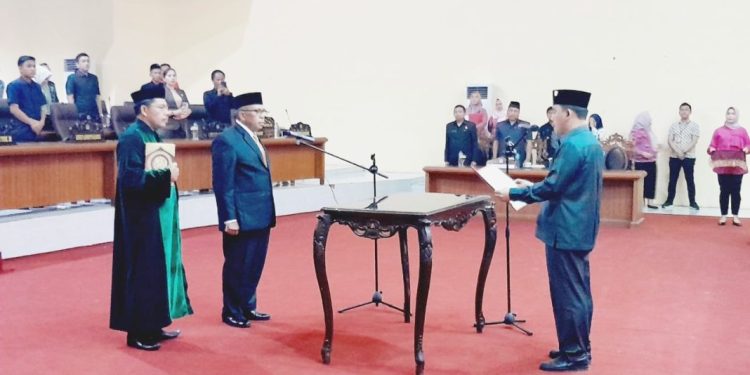 Dilantik PAW, Rasyid Mokodompit Resmi Anggota DPRD Bolmong