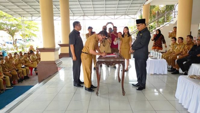 Pj Bupati Limi Mokodompit Pimpin Sertijab Sekda Bolmong