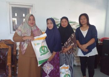 139 KPM di Desa Modayag Terima Bantuan Cadangan Pangan Pemerintah Tahap Akhir