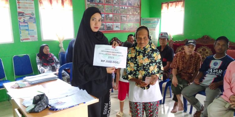 Pemdes Liberia Timur Salurkan BLT DD 2023 Tahap Akhir