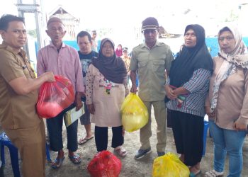 3 Lansia dan 2 Penyandang Disabilitas di Desa Purworejo Timur Terima Bantuan Sembako dari Pemkab Boltim