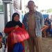 3 Lansia dan 2 Penyandang Disabilitas di Desa Purworejo Tengah Terima Bantuan Sembako dari Pemkab Boltim