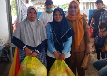 10 Penyandang Disabilitas di Desa Tangaton Terima Bantuan Sembako dari Pemkab Boltim