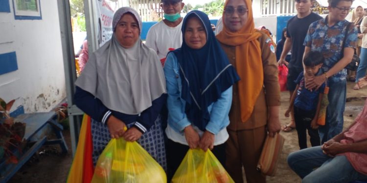 10 Penyandang Disabilitas di Desa Tangaton Terima Bantuan Sembako dari Pemkab Boltim