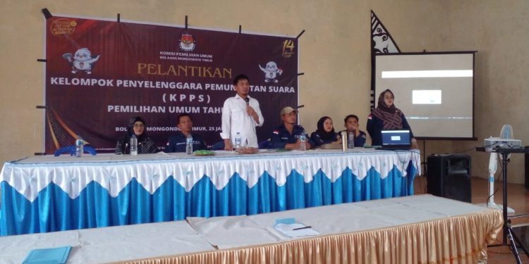 Ketua KPU Boltim Hadiri Pelantikan KPPS Pemilu 2024 Kecamatan Modayag
