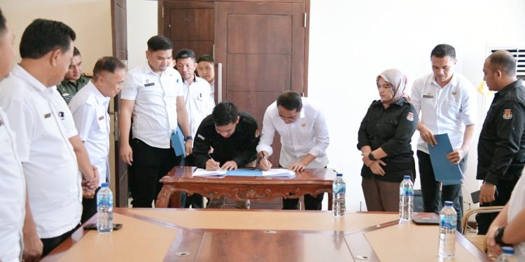 Pilkada Boltim 2024; KPU-Pemda Tandatangani NPHD