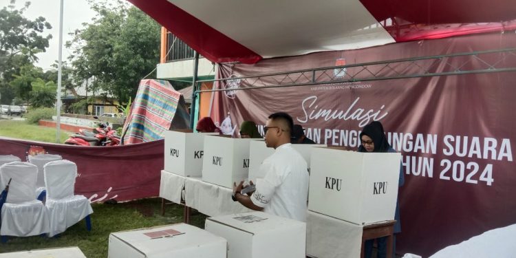 Pemilu Kian Dekat, KPU Bolmong Gelar Simulasi Pemungutan Suara