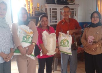 Pemdes Modayag II Salurkan Bantuan Pangan Beras Tahap II kepada 161 KPM