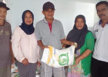 Berkah Ramadhan, Pemdes Modayag Salurkan Bantuan Pangan Beras Tahap III