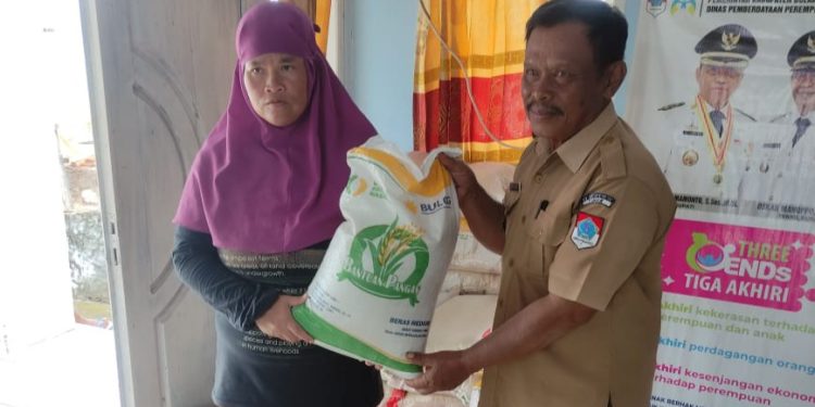Jelang Ramadhan, Pemdes Purworejo Tengah Salurkan Bantuan Pangan Beras Tahap II