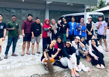 Sambut Ramadhan, Pemdes Modayag III Bersama Karang Taruna Gotong Royong Bersihkan Lingkungan Desa