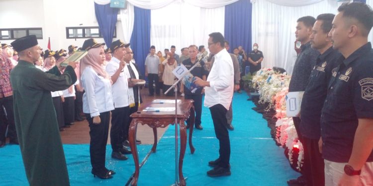 Bupati Boltim Serahkan SK kepada 162 PPPK Guru dan Nakes Formasi 2023