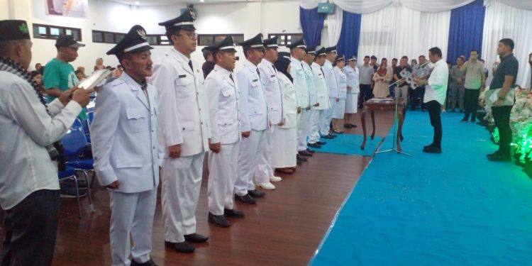 Bupati SSM Lantik 12 Pjs Sangadi, Ini Nama-nama Mereka