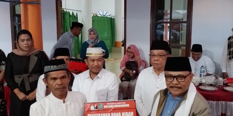 Safari Ramadhan: Bupati Limi Santuni Anak Yatim