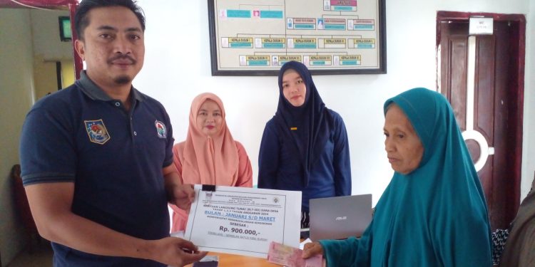 Jelang Lebaran, Pemdes Modayag III Salurkan BLT DD 2024 Tahap I