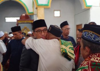 Bupati Boltim Sholat Idul Fitri 1445 Hijriah di Masjid Al-Hayatul Islam Desa Modayag II