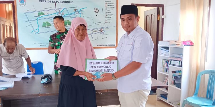 Jelang Hari Kemenangan, Pemdes Purworejo Salurkan BLT DD 2024 Tahap I