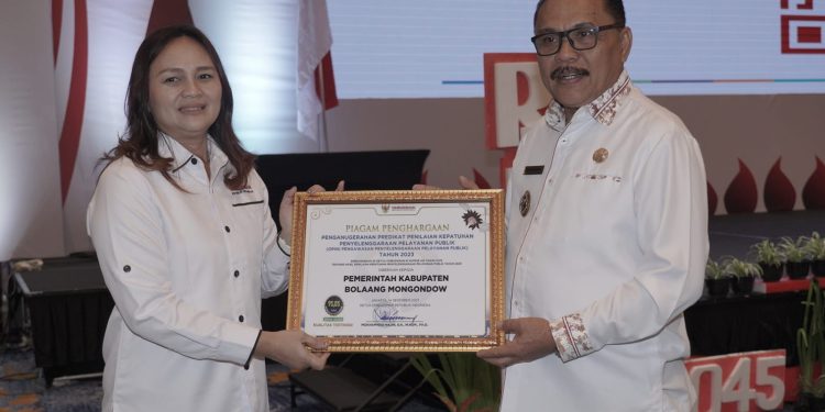 Terkait Pelayanan Publik, Pemkab Bolmong Terima Penghargaan dengan Predikat Kualitas Tertinggi dari Ombudsman RI