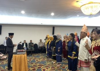 Lantik Puluhan Anggota PPK, Begini Pesan Ketua KPU Boltim