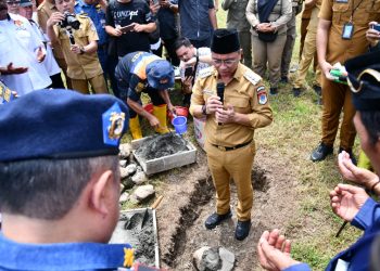 Bupati SSM Letakkan Batu Pertama Pembangunan Pelabuhan Kotabunan