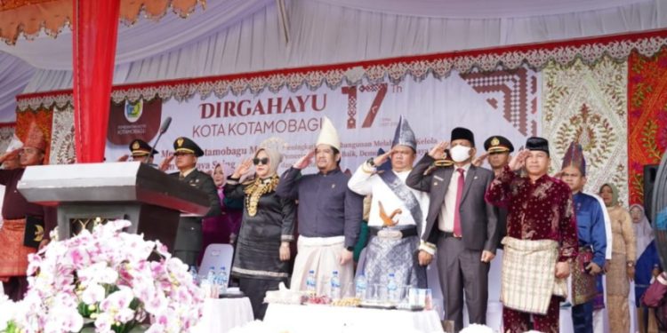 Pj Bupati Bolmong Hadiri Upacara Peringatan HUT Kota Kotamobagu