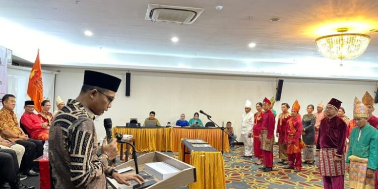 Bawaslu Bolmong Resmi Melantik 45 Panwaslu Kecamatan