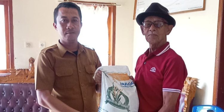 Jelang Idul Adha, Pemdes Sumber Rejo Salurkan Bantuan Pangan Beras Tahap V