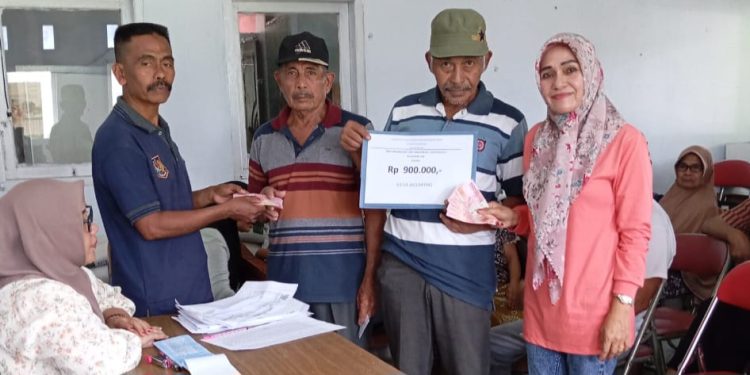 Jelang Idul Adha 1445 Hijriah, Pemdes Modayag Salurkan BLT DD 2024 Tahap II