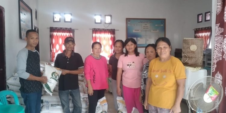 Pemdes Modayag III Salurkan Bantuan Pangan Beras Tahap VI